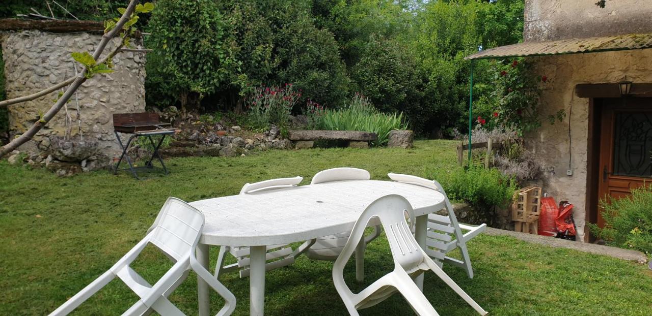 Les Gites Du Hameau Avec Piscine Castelnau-sur-Gupie Esterno foto
