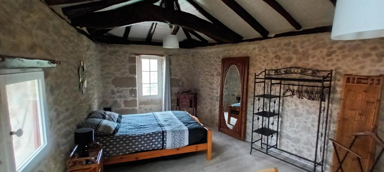 Les Gites Du Hameau Avec Piscine Castelnau-sur-Gupie Esterno foto